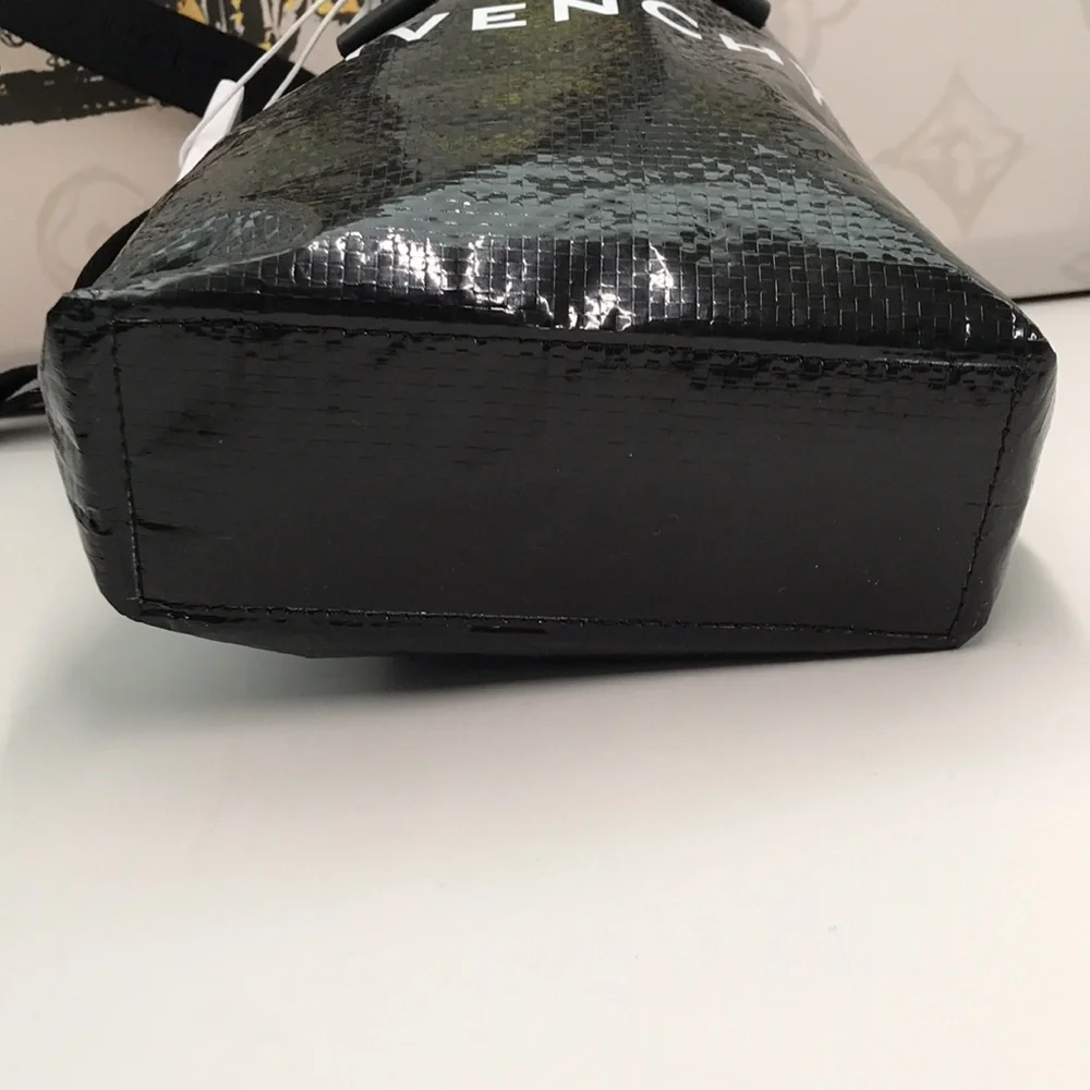 New Givenchy Black G-Shopper Mini Tote Bag Open Top Authentic”